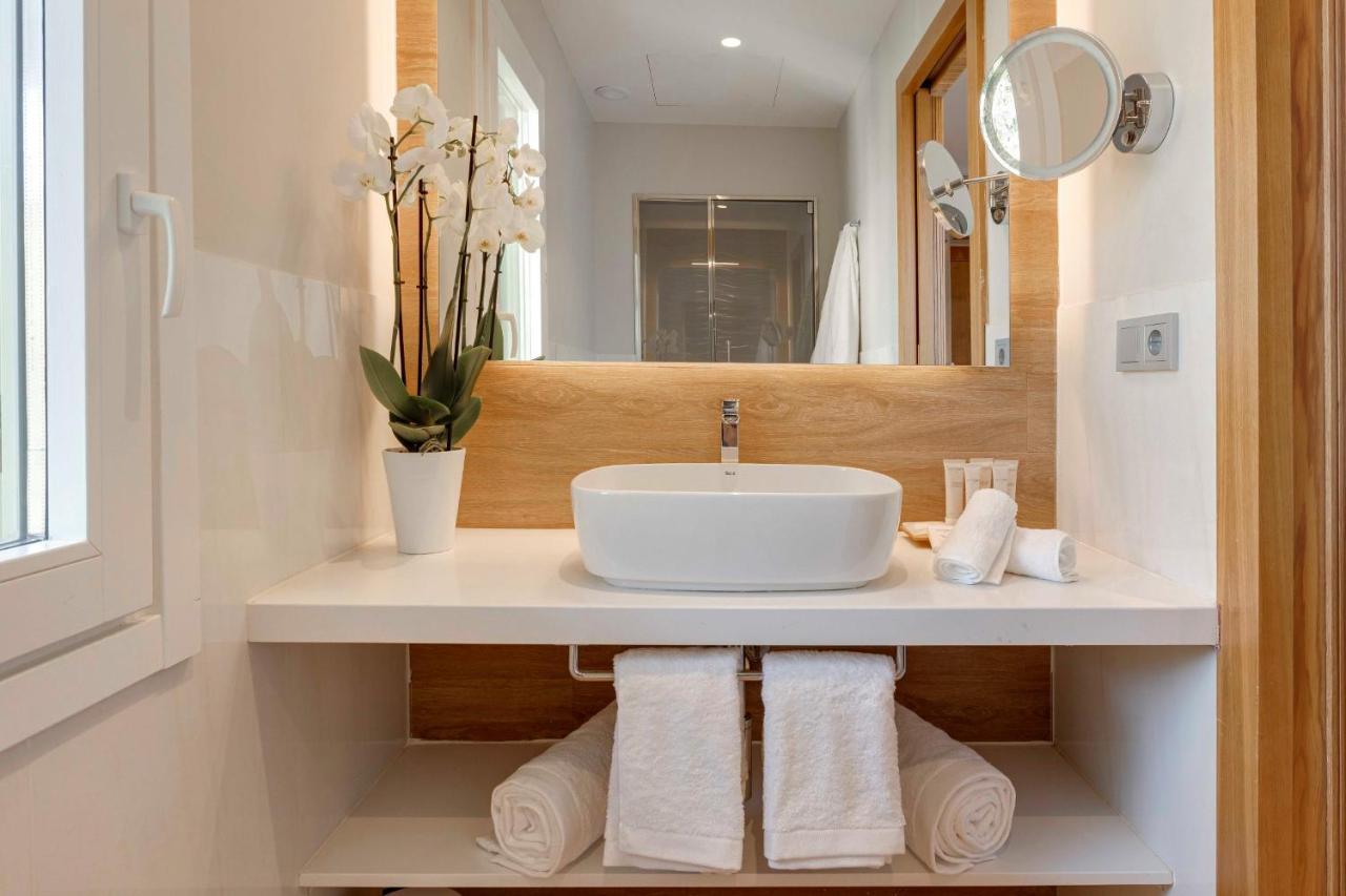 Hotel Boutique Mirlo 바르셀로나 외부 사진 Bathroom